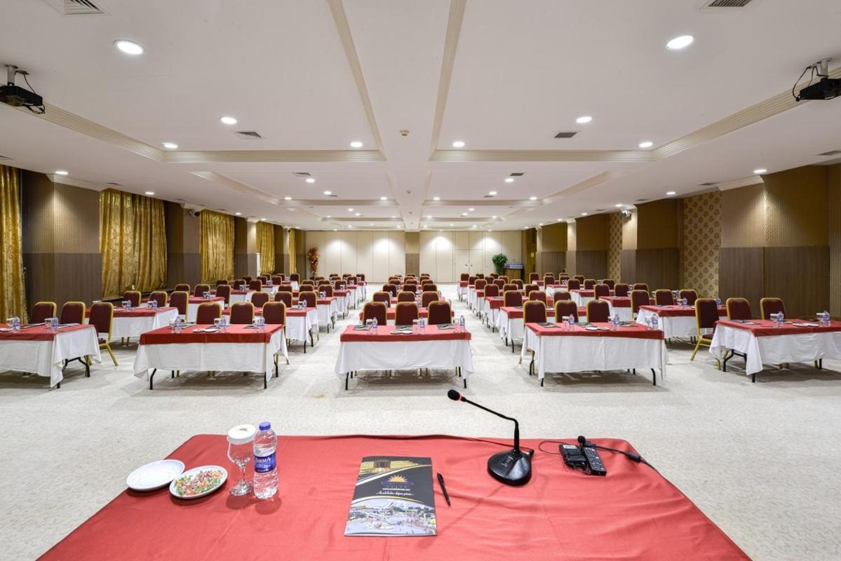 Anadolu Hotels Esenboga Thermal מראה חיצוני תמונה